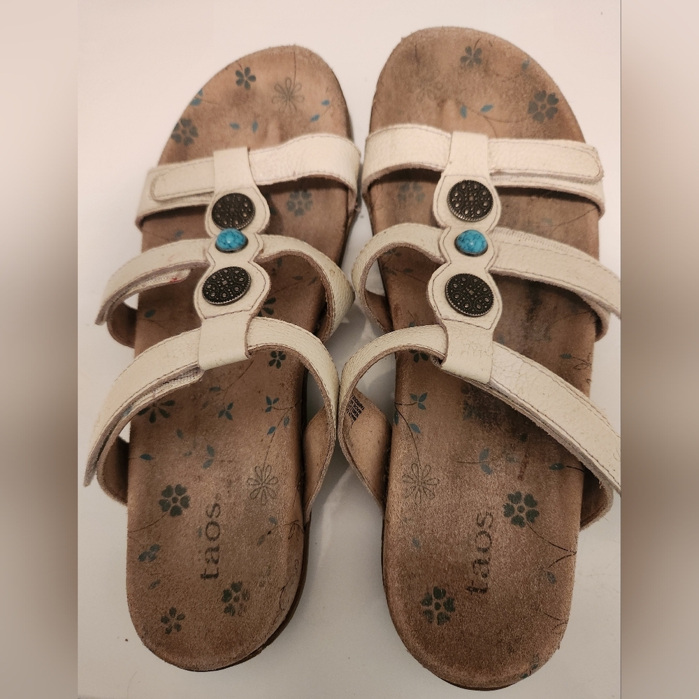 Taos Prize Slide Sandals, Size 10